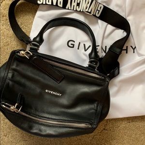 givenchy pandora logo strap